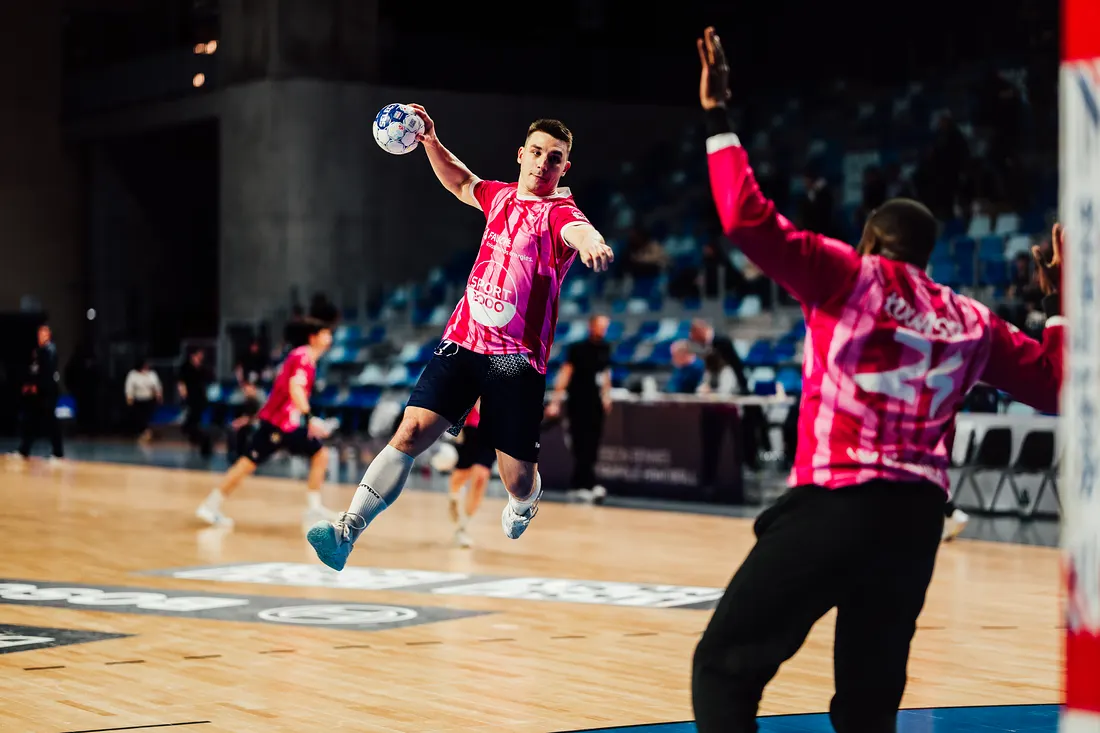 Photo de match de handball Cesson contre Toulouse (12/21)